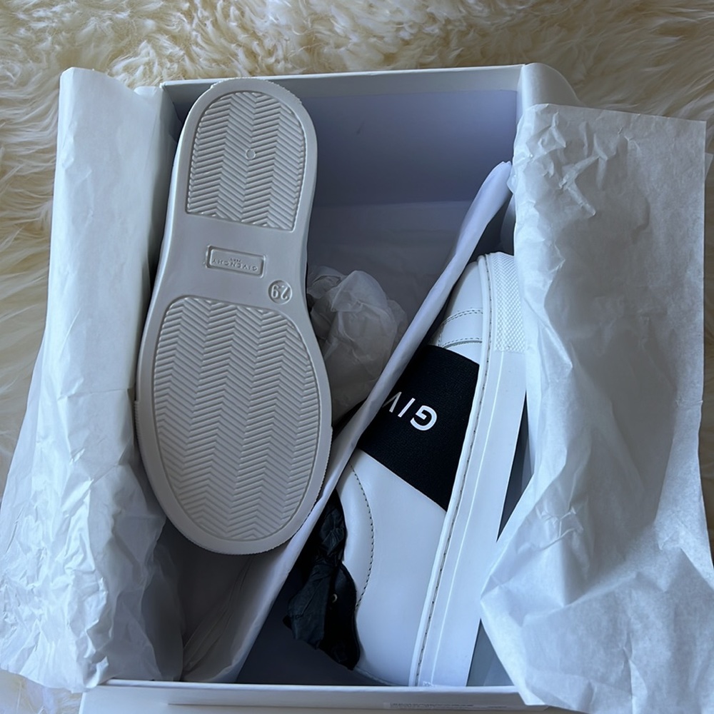 BNIB Givenchy City Sneakers Little Kids Size 12 (29) - Picture 3 of 3